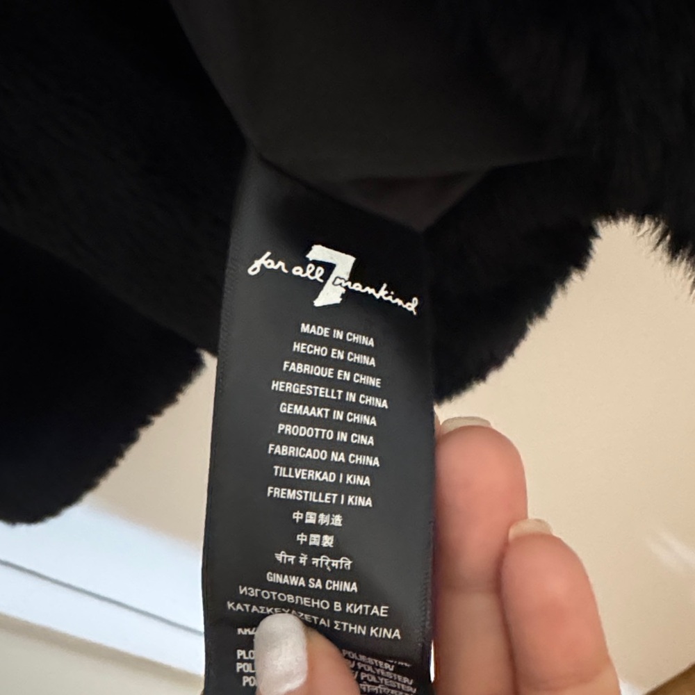 7 For All Mankind Black Faux Fur Coat - Picture 4 of 8